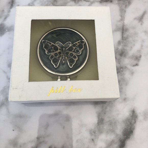 Pill box - Picture 2 of 3